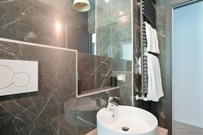 Camera doppia, balcone - NO Cucina | Bathroom | Shower, hair dryer, towels, soap - MK - Apartment Soderini (Milan)
