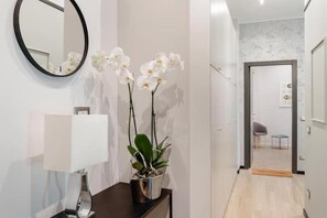 Cortinas opacas, tabla de planchar con plancha, wifi gratis
