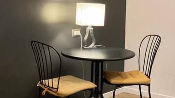 Tweepersoonskamer, balkon | Dineren