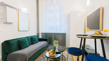 City Studio, 1 Queen Bed with Sofa bed, Non Smoking, City View | Iron/ironing board, cribs/infant beds, travel crib, free WiFi