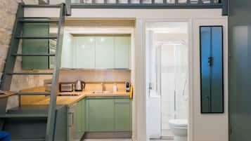 City Studio, 1 Queen Bed with Sofa bed, Non Smoking, City View | Iron/ironing board, cribs/infant beds, travel crib, free WiFi