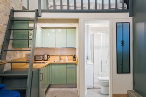 City Studio, 1 Queen Bed with Sofa bed, Non Smoking, City View | Iron/ironing board, cots/infant beds, travel cot, free WiFi - Charming Studio Near Madeleine (Paris)