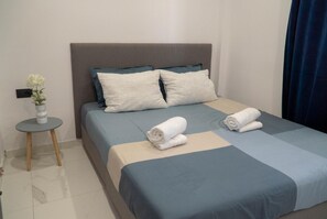 Bügeleisen/Bügelbrett, WLAN, Bettwäsche