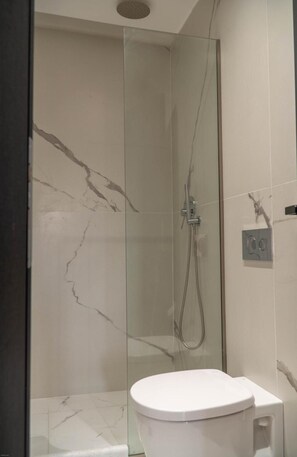 Shower, hair dryer, towels - Apartment 'Double Room Mountain View' with Sea View, Wi-Fi and Air Conditioning (Ρόδος)