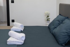 Bügeleisen/Bügelbrett, WLAN, Bettwäsche