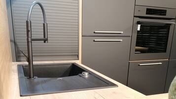 KylskÄp, mikrovÄgsugn, ugn och spishÀll