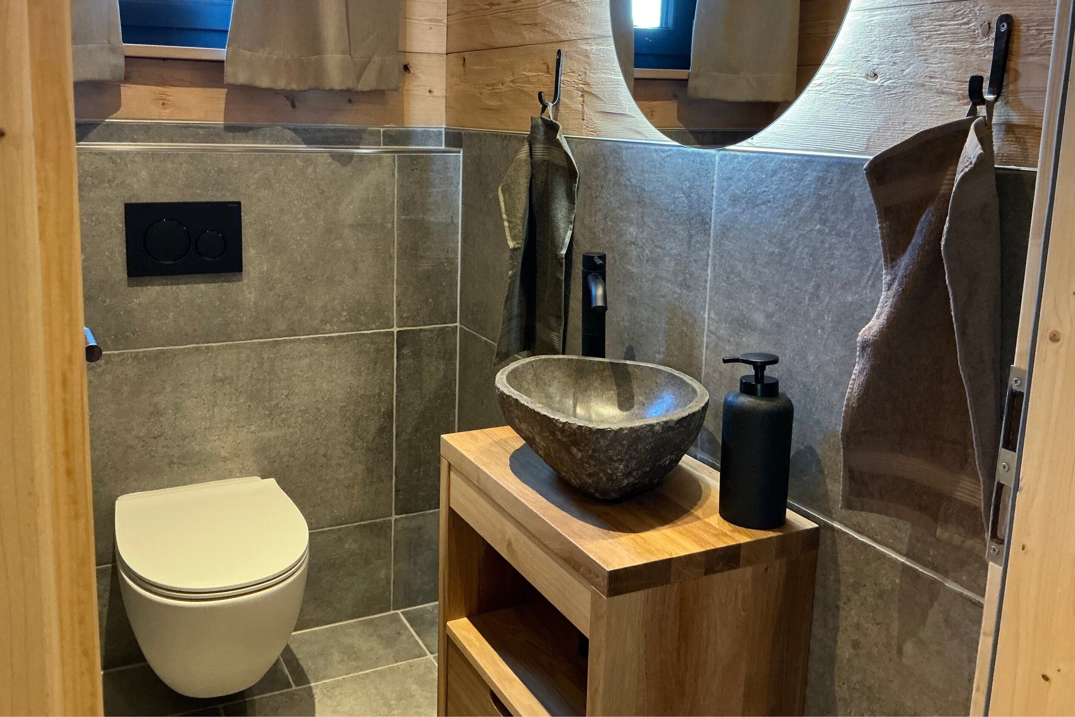 Doccia, set di cortesia gratuito, asciugacapelli, accappatoio