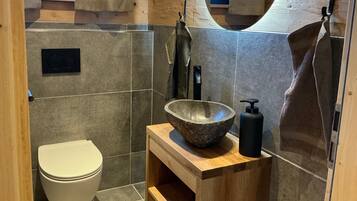 Doccia, set di cortesia gratuito, asciugacapelli, accappatoio