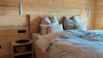 Ferros/tábuas de passar roupa, Wi-Fi, roupa de cama