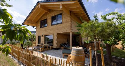 Bayerwald Chalet Liebenstein - 5 Sterne Chalet mit Sauna, Hotpot, Ruhe und bayerischer Gemütlichkeit