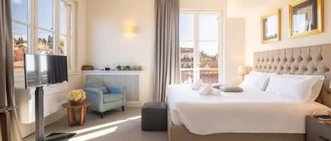 Iron/ironing board, free WiFi, bed sheets