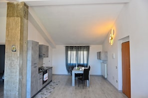 Villa, 2 Bedrooms, Garden View | Private kitchen