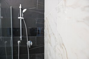 Villa, 2 Bedrooms, Garden View | Bathroom