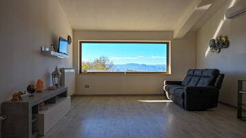 Huvila, 2 makuuhuonetta, näköala puutarhaan | Oleskelualue