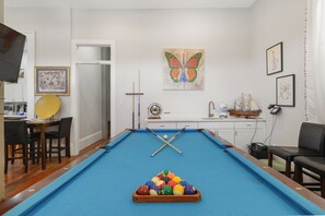 Games room - The NOLA Dream- 9Beds/4BA Downtown Gem w/ Pool Table, Yard and Grand Living Room (New Orleans)