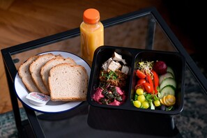 Daily to-go breakfast (PLN 45 per person) - Native Apartments Prądnicka 48 (Kraków)