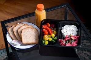 Daily to-go breakfast (PLN 45 per person) - Native Apartments Prądnicka 48 (Kraków)