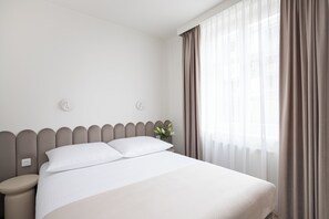 Arbejdsområde til bærbare computere, mørklægningsgardiner