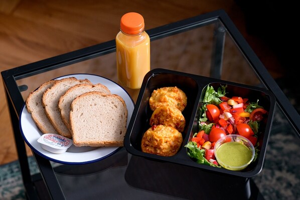 Daily to-go breakfast (PLN 45 per person) - Native Apartments Prądnicka 48 (Kraków)