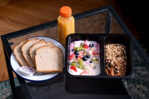 Daily to-go breakfast (PLN 45 per person) - Native Apartments Prądnicka 48 (Kraków)