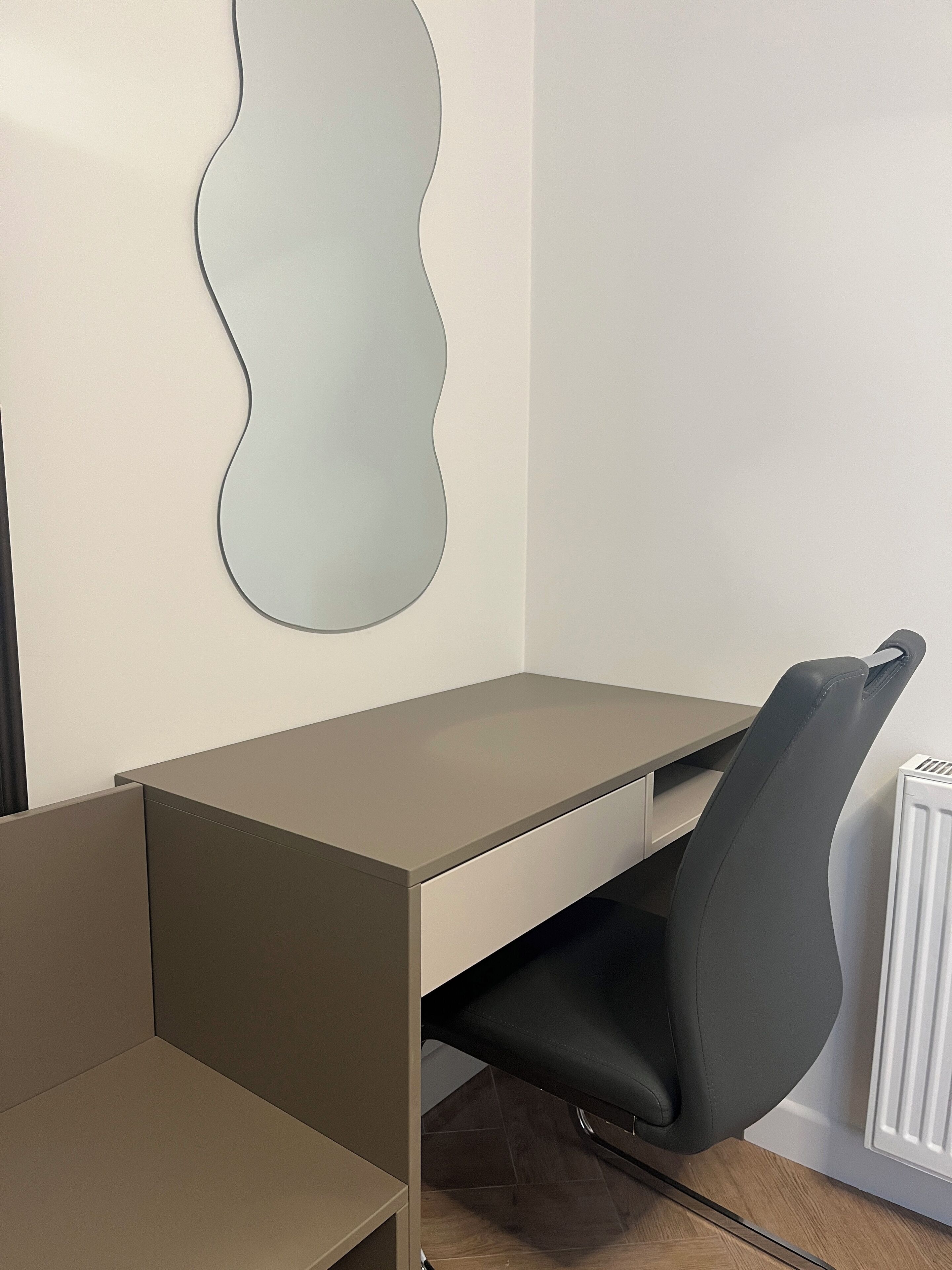 Huoneisto, parveke | Kannettavalle tietokoneelle sopiva työtila, pimennysverhot