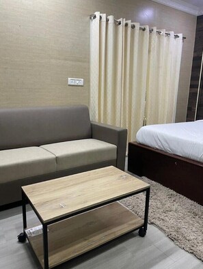 Quarto premium | Escrivaninha, Wi-Fi de cortesia