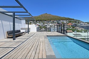 Pool - Quiet 2-Bed Green Point Retreat | Rooftop Pool (Cape Town)