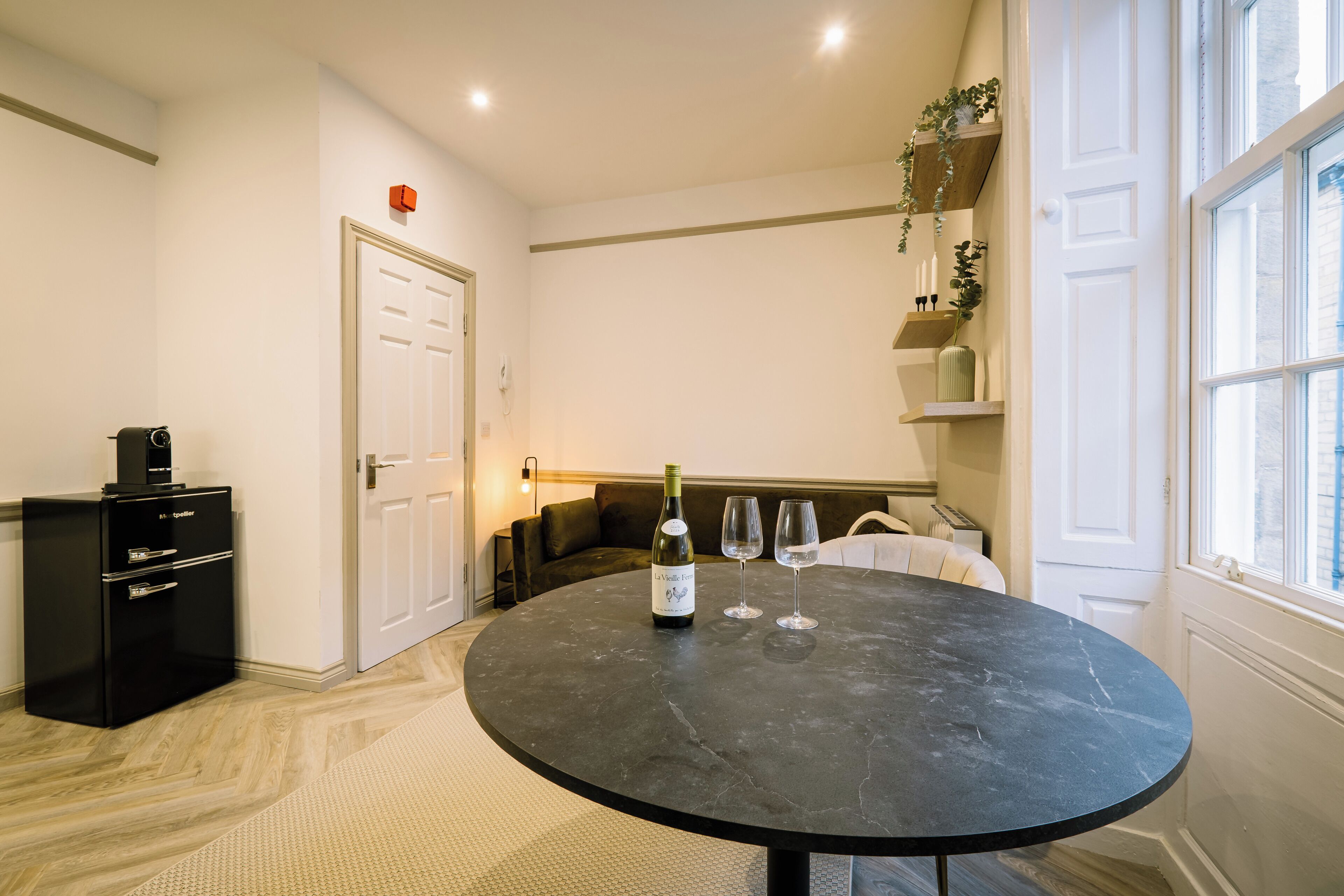 Apartment, Stadtblick | Esszimmer