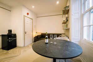 Dining room - Sun St Retreats (Lancaster)