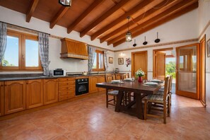 Dining - Villa Gosp Torres Large Private Pool, WiFi (Mallorca)