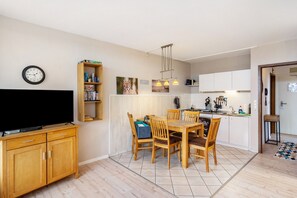 Dining - Apartment "Geißenblick 1" with Mountain View, Balcony and Wi-Fi (Braunlage)