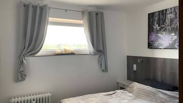 Silitysrauta/-lauta, Wi-Fi, vuodevaatteet