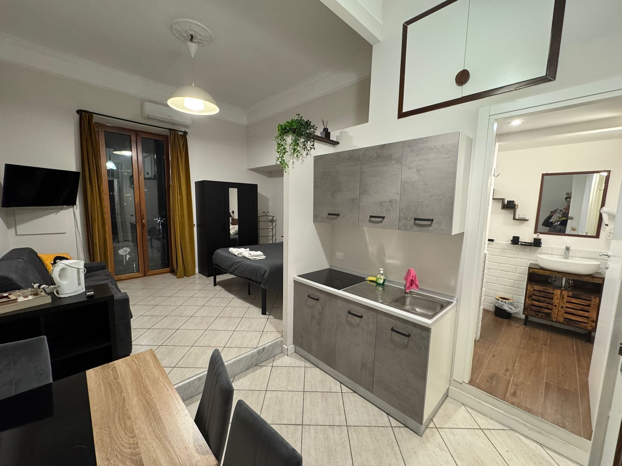 Internet, bed sheets