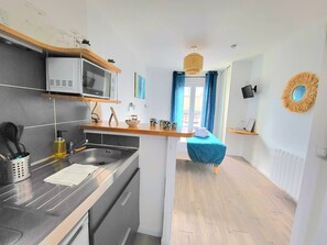 Private kitchen - ⭐SWANN⭐Joli studio équipé⭐5mn de la mer⭐Saint Malo (Saint-Malo)
