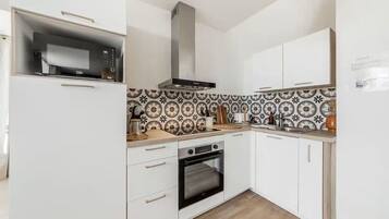 Fridge, microwave, oven, dishwasher