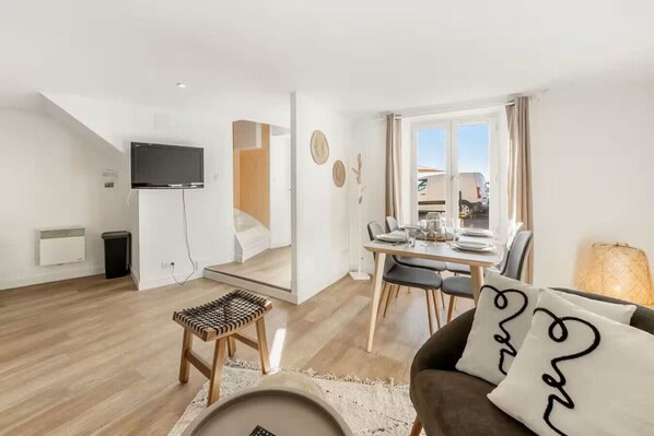 TV - Bord de l`eau 1 - Vue Mer/Parking -Duplex - 4 pers (Cancale)