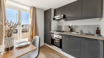 Fridge, microwave, oven, dishwasher