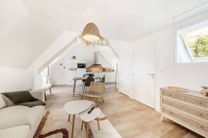 Living area - Bord de l`eau 6 - Vue mer/Parking - 3 personnes (Cancale)