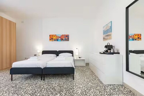 Private room in Mestre with direct bus to Venice