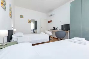 Unclassified image, 3 of 7, button - Private room in Mestre with direct bus to Venice (ve)