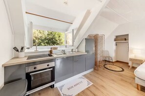 Private kitchen - Bord de l`eau 5 - Studio - Vue mer/Parking (Cancale)