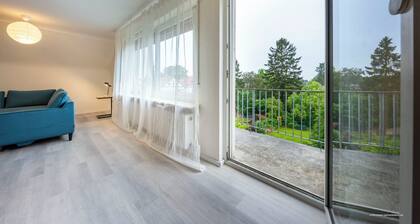 Modern vacation apartment for 8 guests with balcony | Near Mannheim & Heidelberg
