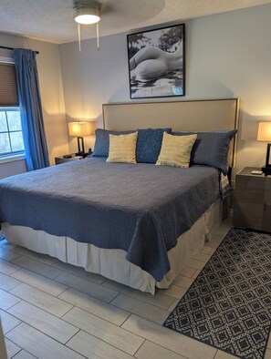 Free WiFi, bed sheets - Bare Cove: Pondside Freedom at Paradise Lakes (Lutz)