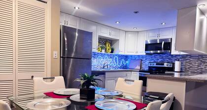 Cozy 2-bedroom condo in tranquil Daytona Beach with AC