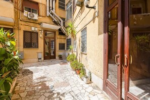 Exterior detail - BDC - Game-changer! (ROMA)