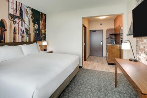 Premium bedding, desk, bed sheets