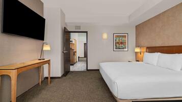 Suite, 1 King Bed with Sofa bed (Sofa Sleeper, Roll-in Shower, 2 Rooms)
