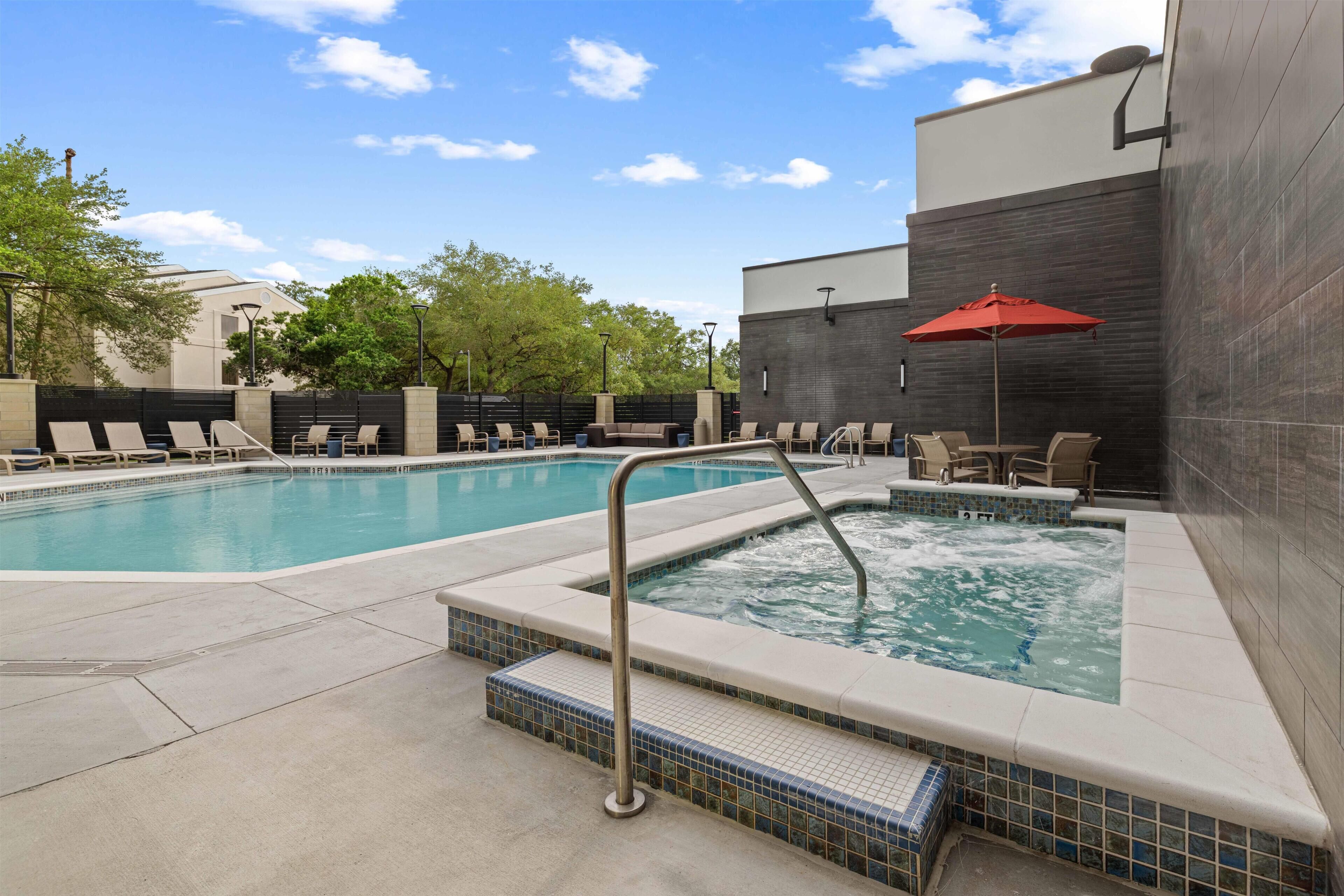 室外游泳池