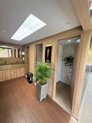 Shower, hydromassage showerhead, heated floors, towels - SKYGREEN ECOHOTEL (Dosquebradas)