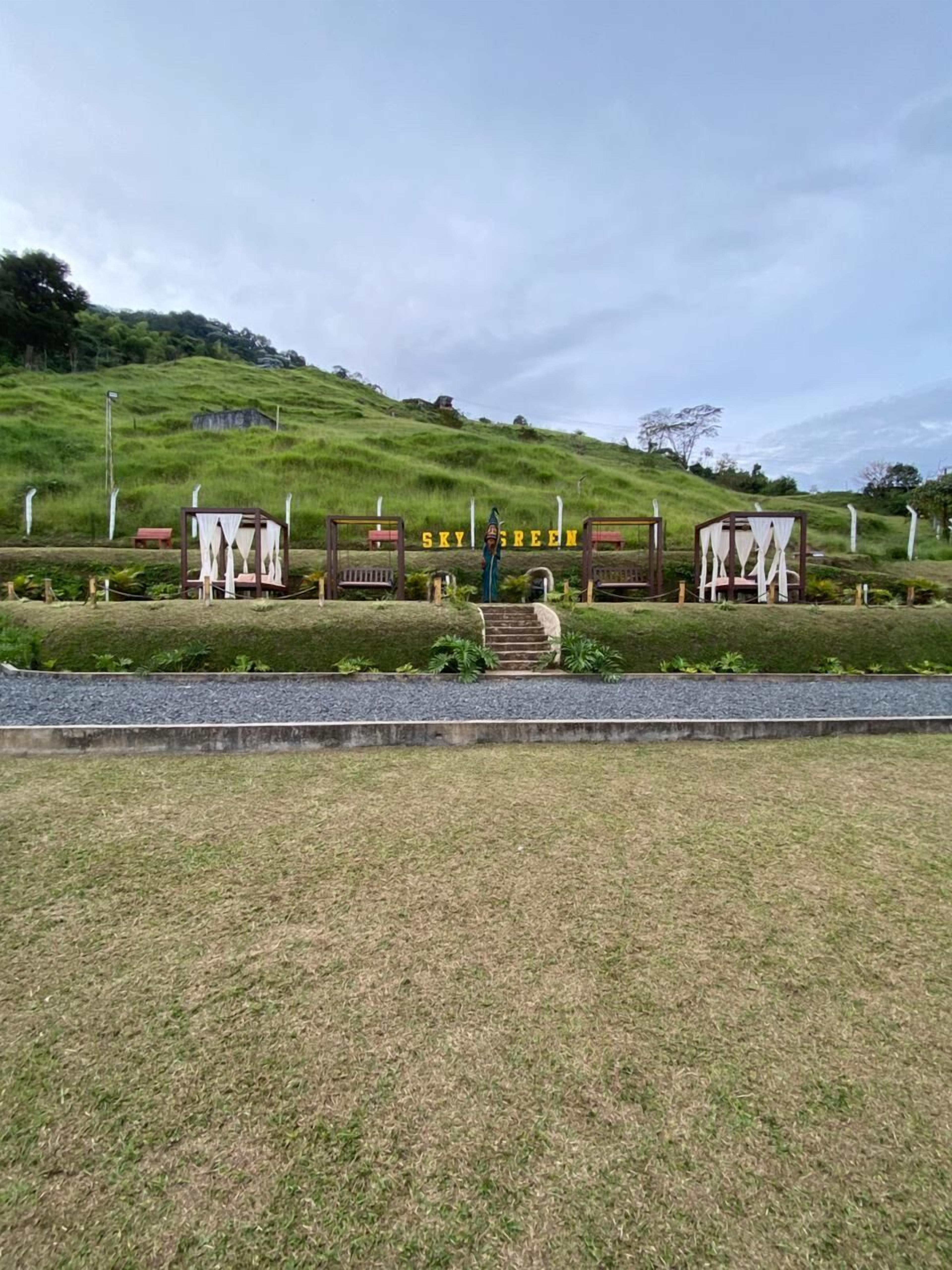 Vista frontal de la propiedad